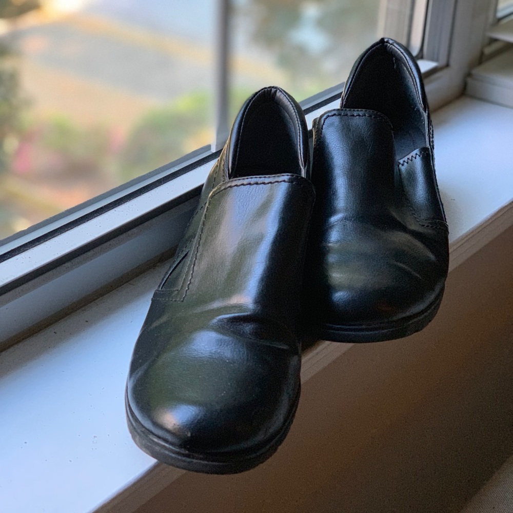 Non slip super comfy Aerosoles